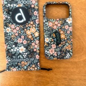 iPhone 17 Pro Vintage Blooms Loopy case